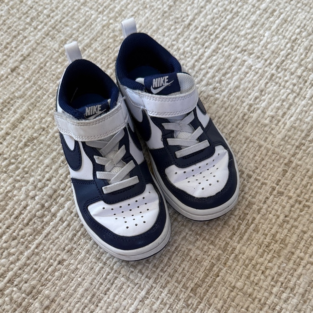 Nike Kids' Sneakers in Navy and White Court Borough Sz 11